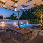 Villa Dana By Villa Plus